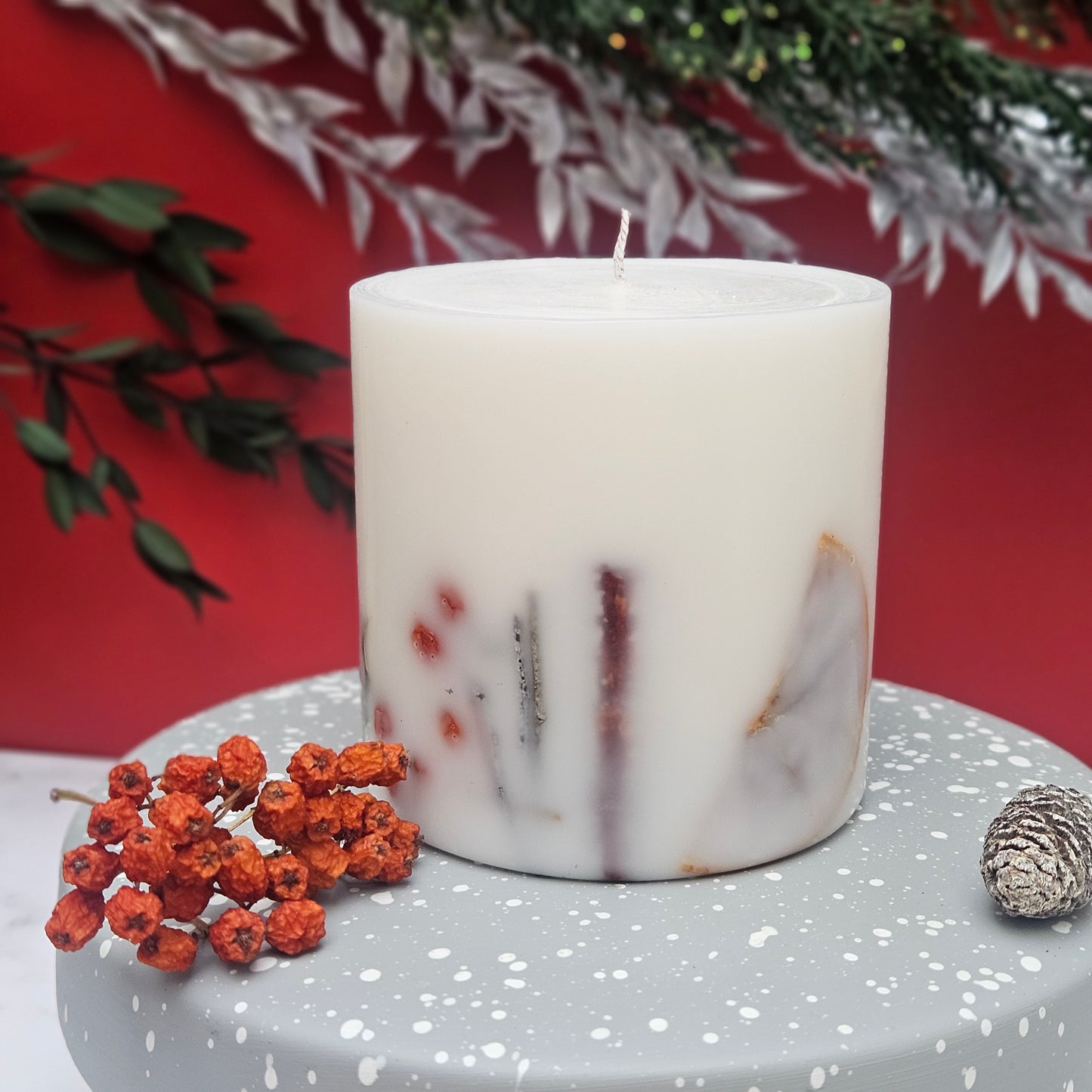 A Winter Embrace Botalical Candle
