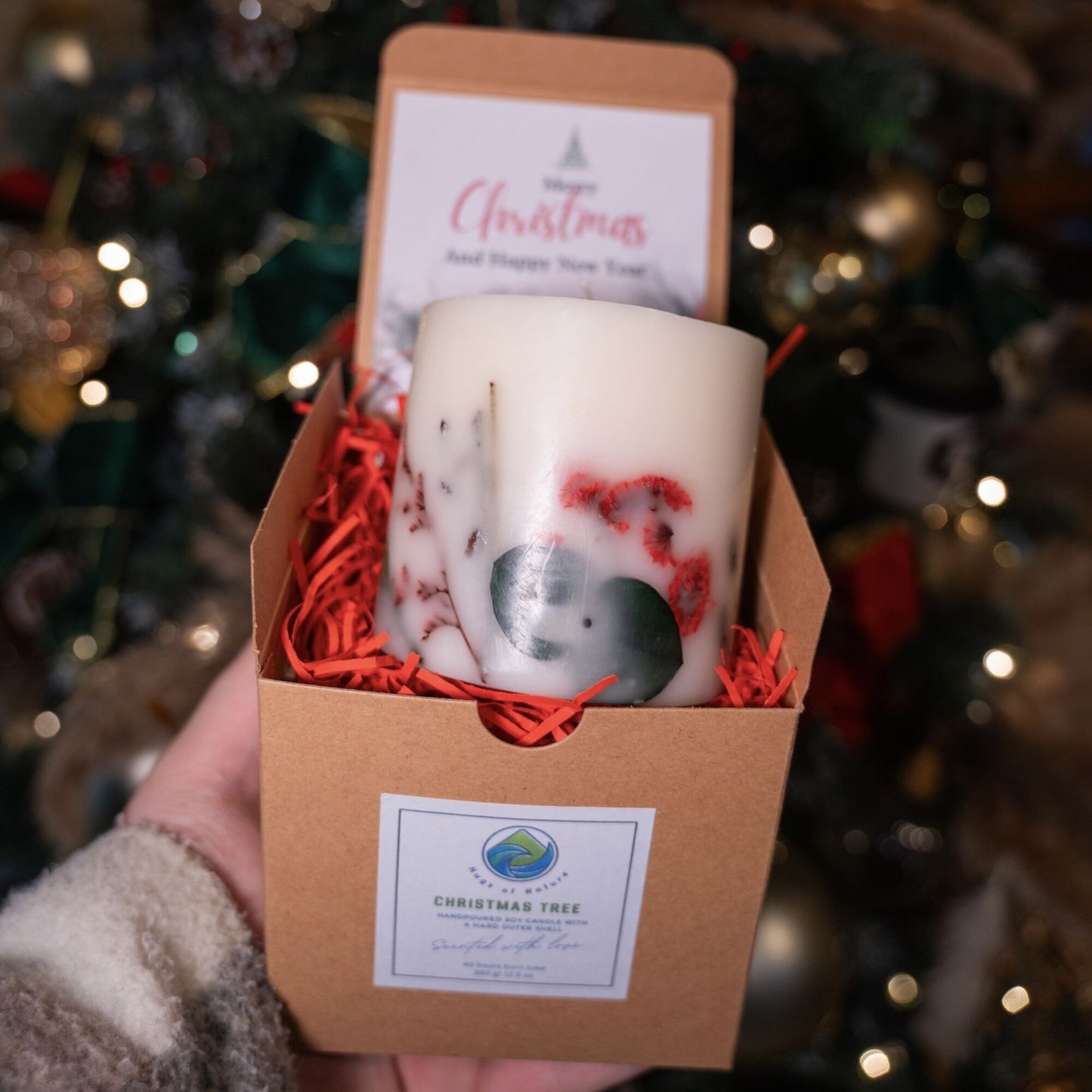 A Winter Embrace Botalical Candle