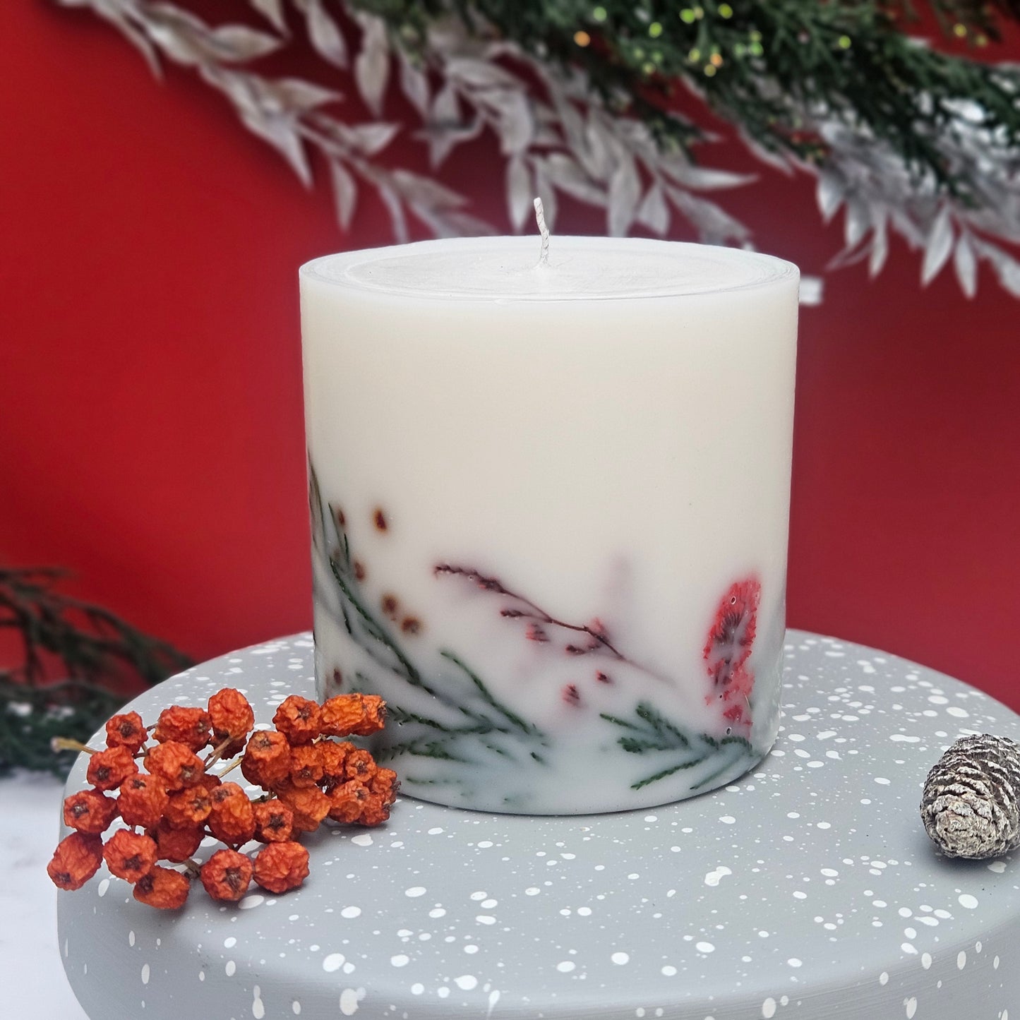 A Winter Embrace Botalical Candle